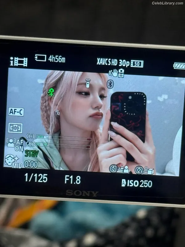 Yeji - ITZY (예지, Hwang Ye-ji) photo 6 of 1028