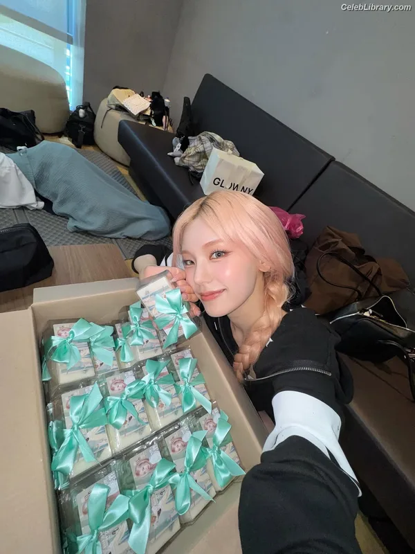 Yeji - ITZY (예지, Hwang Ye-ji) photo 10 of 1028