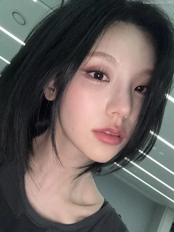 Yeji - ITZY (예지, Hwang Ye-ji) photo 1 of 1028