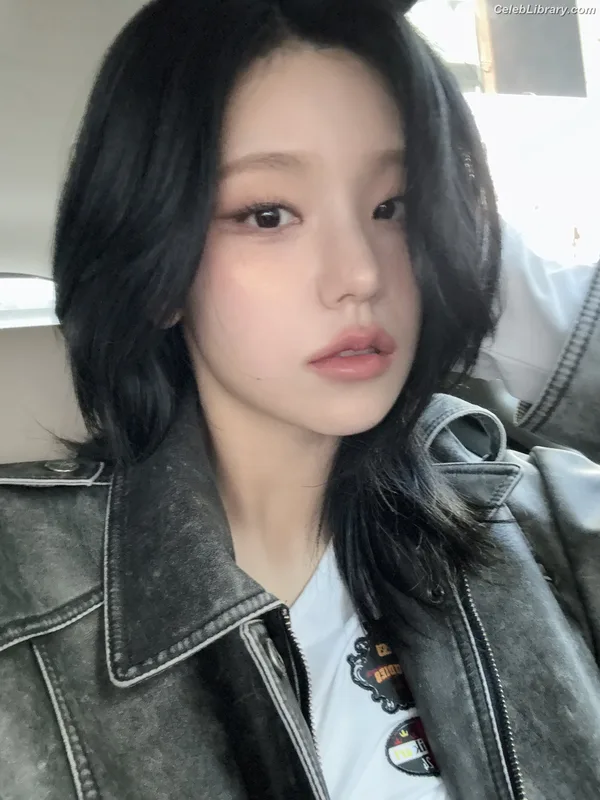 Yeji - ITZY (예지, Hwang Ye-ji) photo 2 of 1028