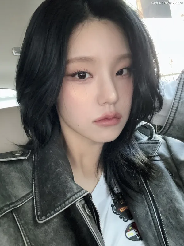Yeji - ITZY (예지, Hwang Ye-ji) photo 3 of 1028