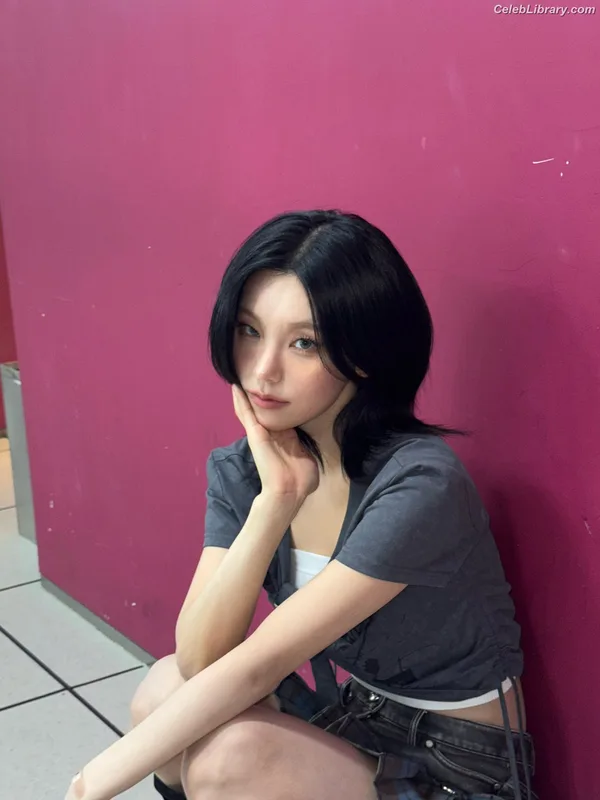 Yeji - ITZY (예지, Hwang Ye-ji) photo 7 of 1028