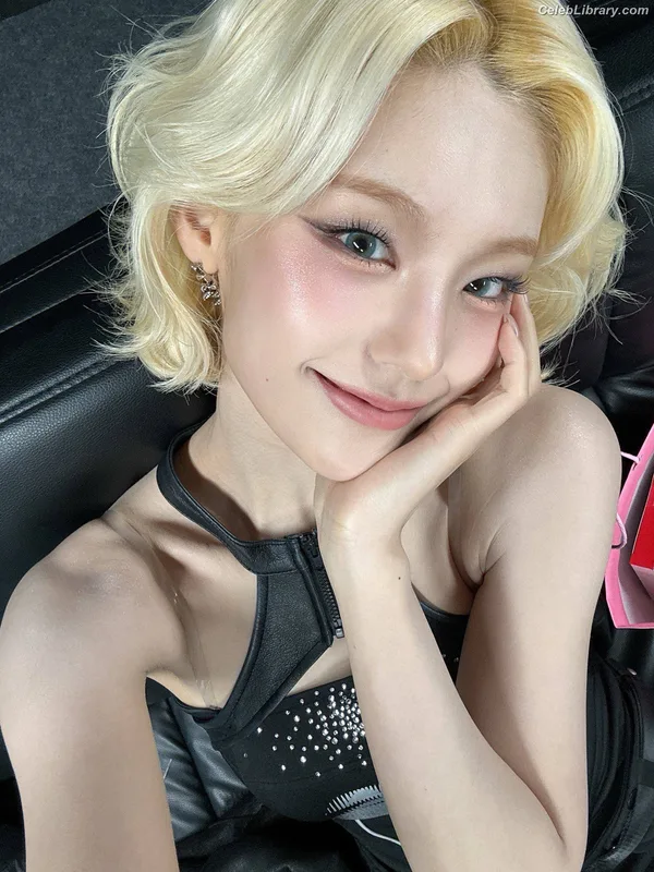 Yeji - ITZY (예지, Hwang Ye-ji) photo 13 of 1028