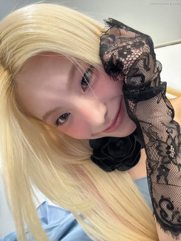 Yeji - ITZY (예지, Hwang Ye-ji) photo 22 of 1028
