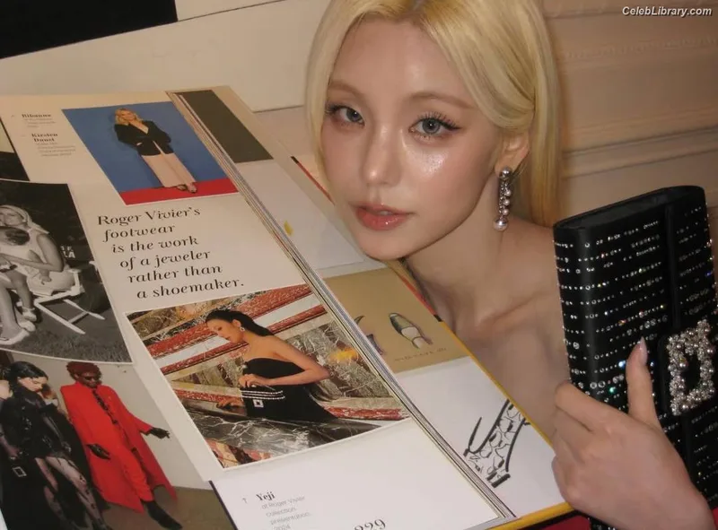 Yeji - ITZY (예지, Hwang Ye-ji) photo 19 of 1028