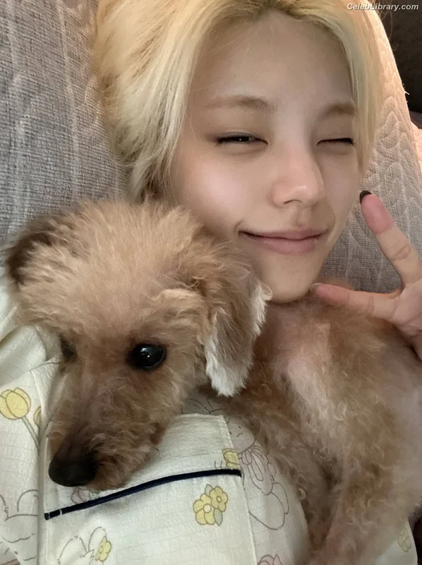 Yeji - ITZY (예지, Hwang Ye-ji) photo 21 of 1028