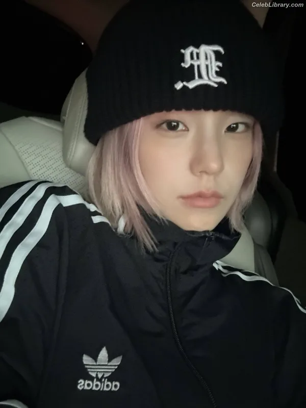 Yeji - ITZY (예지, Hwang Ye-ji) photo 3 of 1028