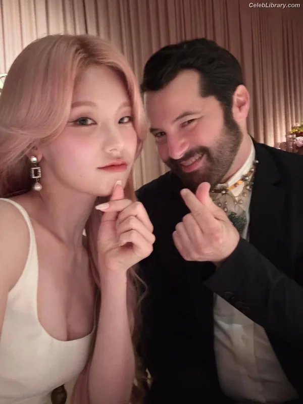 Yeji - ITZY (예지, Hwang Ye-ji) photo 13 of 1028