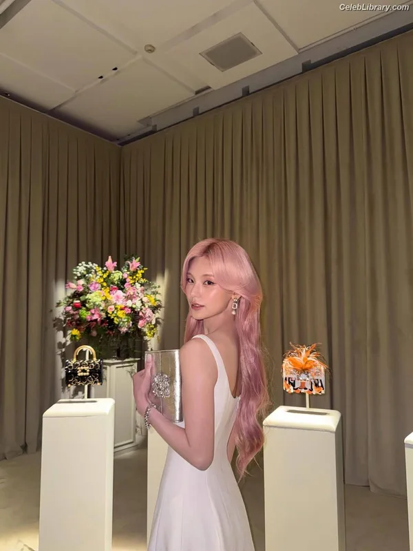 Yeji - ITZY (예지, Hwang Ye-ji) photo 19 of 1028