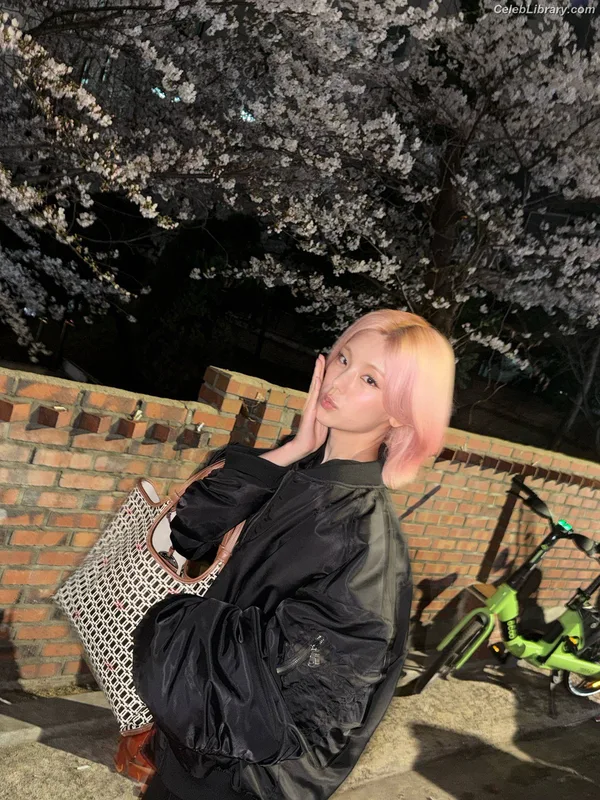 Yeji - ITZY (예지, Hwang Ye-ji) photo 3 of 1028