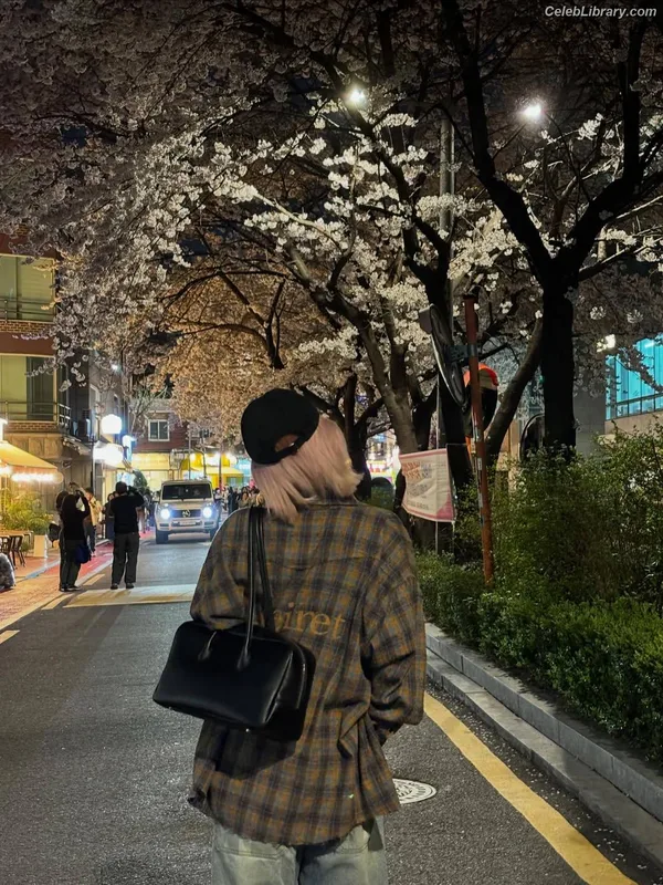 Yeji - ITZY (예지, Hwang Ye-ji) photo 10 of 1028