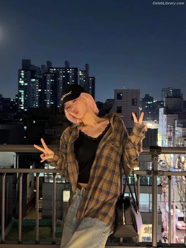 Yeji - ITZY (예지, Hwang Ye-ji) photo 16 of 1028