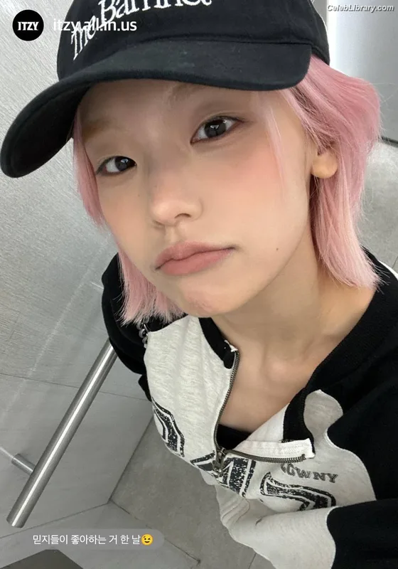 Yeji - ITZY (예지, Hwang Ye-ji) photo 23 of 1028