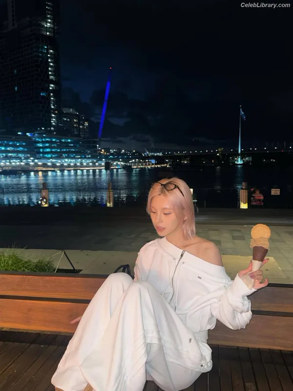 Yeji - ITZY (예지, Hwang Ye-ji) photo 1 of 1028