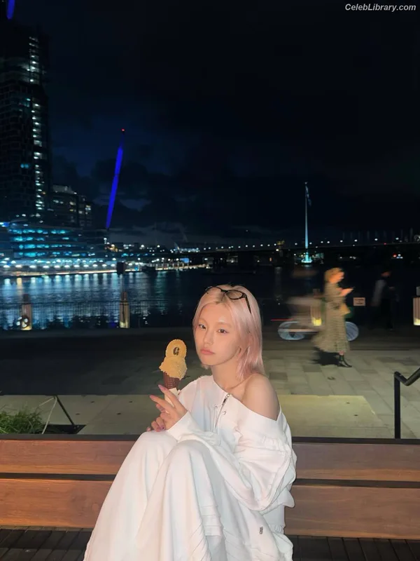 Yeji - ITZY (예지, Hwang Ye-ji) photo 3 of 1028