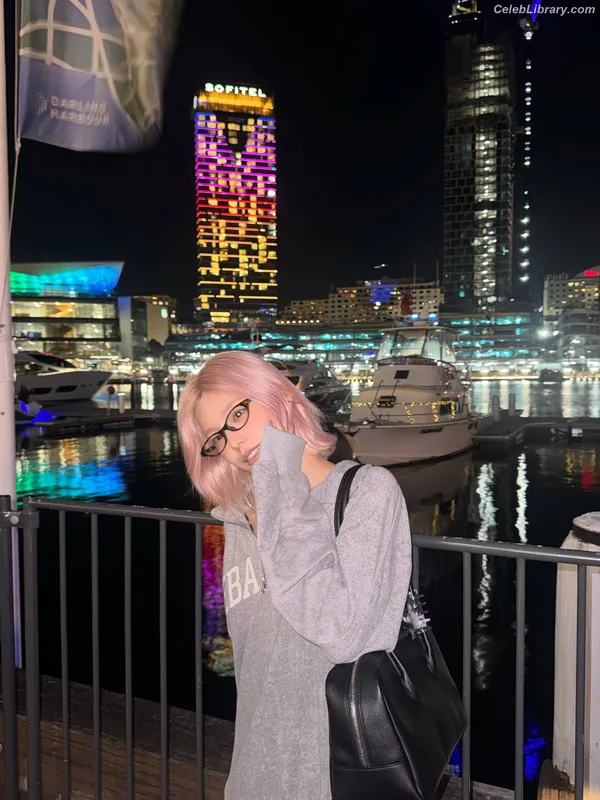 Yeji - ITZY (예지, Hwang Ye-ji) photo 12 of 1028