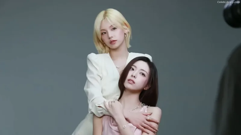 Yeji - ITZY (예지, Hwang Ye-ji) photo 4 of 1028