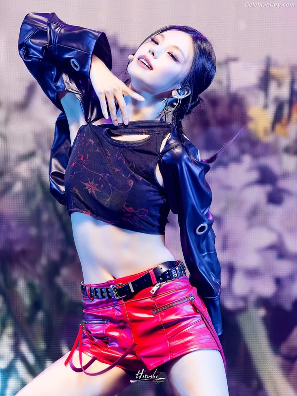 Yeji - ITZY (예지, Hwang Ye-ji) photo 22 of 1028