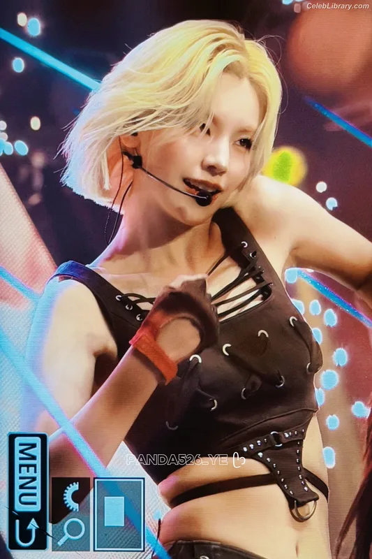 Yeji - ITZY (예지, Hwang Ye-ji) photo 7 of 1028