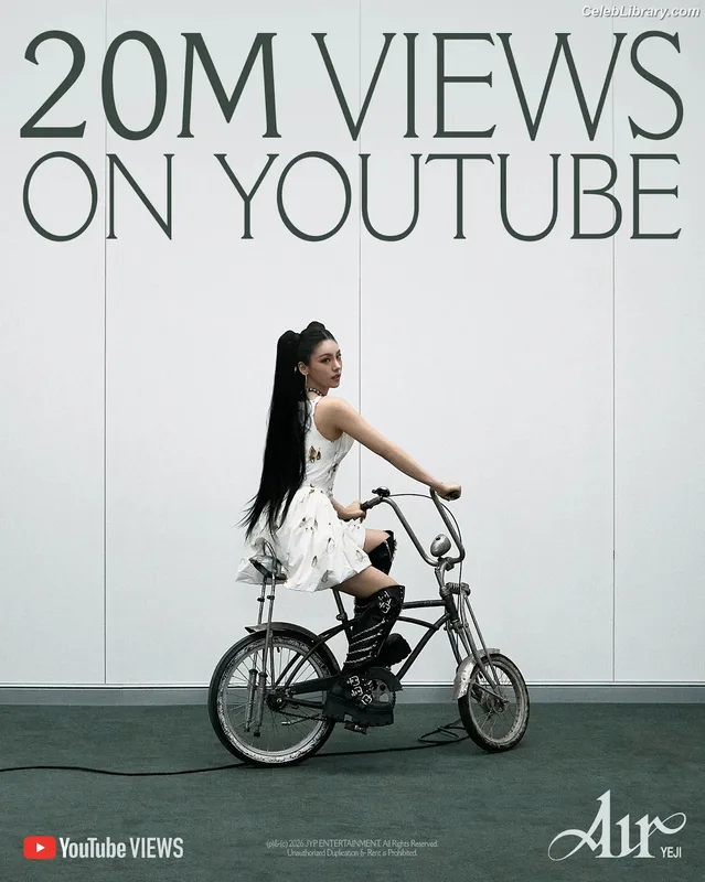 Yeji - ITZY (예지, Hwang Ye-ji) photo 8 of 1028