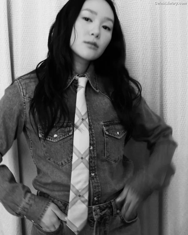 Yerin Ha photo 22 of 49