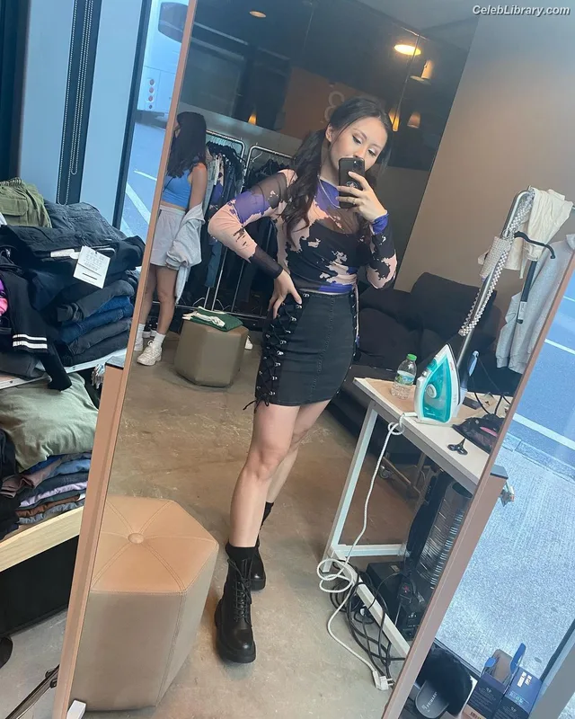 Yinsu Collins photo 1 of 153