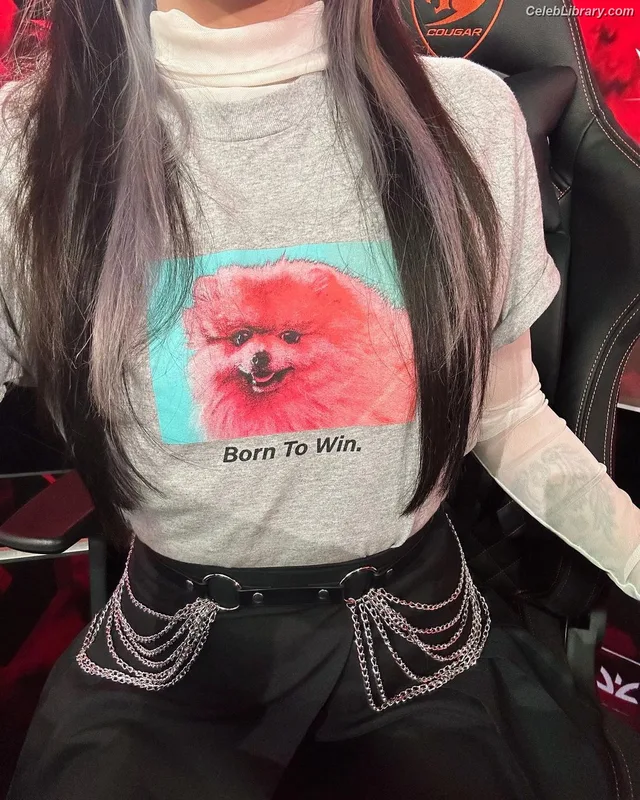 Yinsu Collins photo 7 of 153