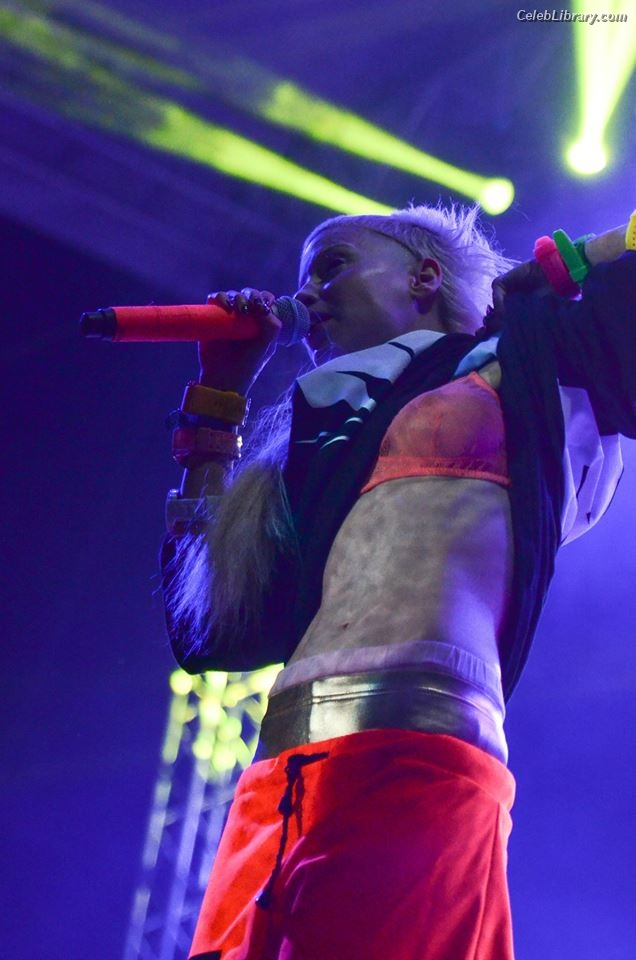 Yolandi Visser photo 11 of 252