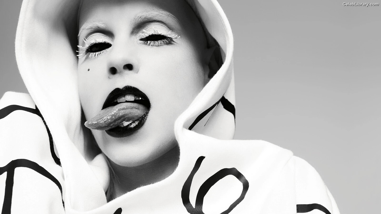 Yolandi Visser photo 2 of 252