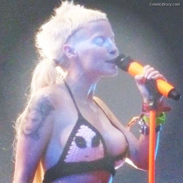 Yolandi Visser photo 7 of 252