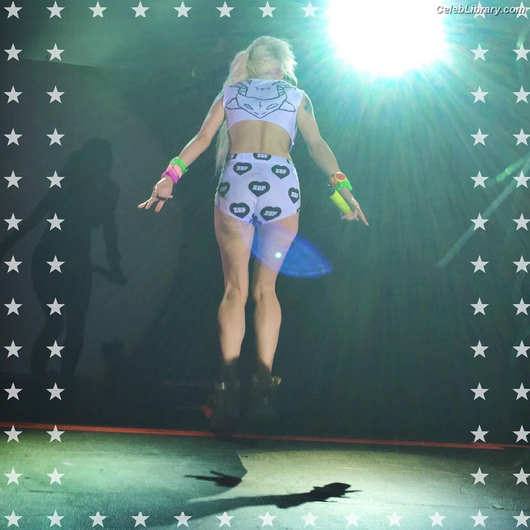 Yolandi Visser photo 23 of 252