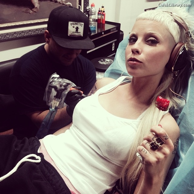 Yolandi Visser photo 13 of 252