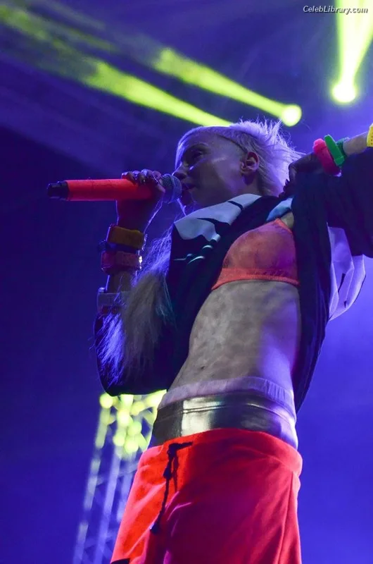 Yolandi Visser photo 11 of 252