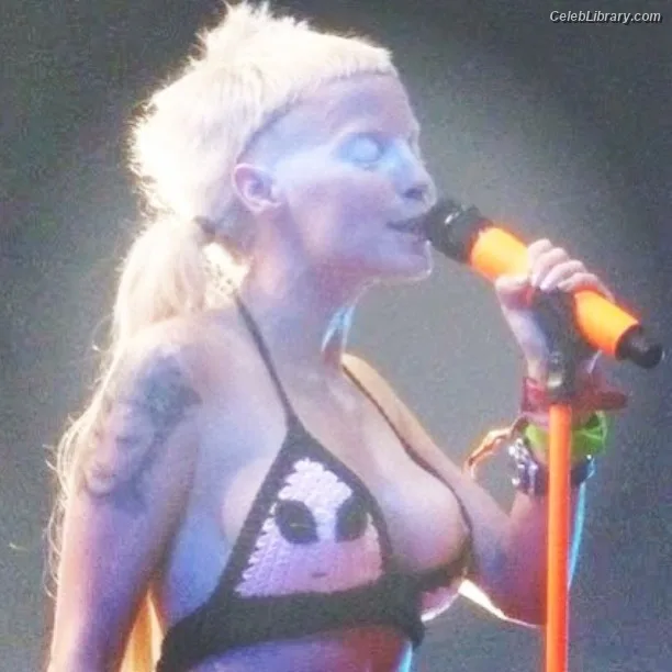 Yolandi Visser photo 7 of 252