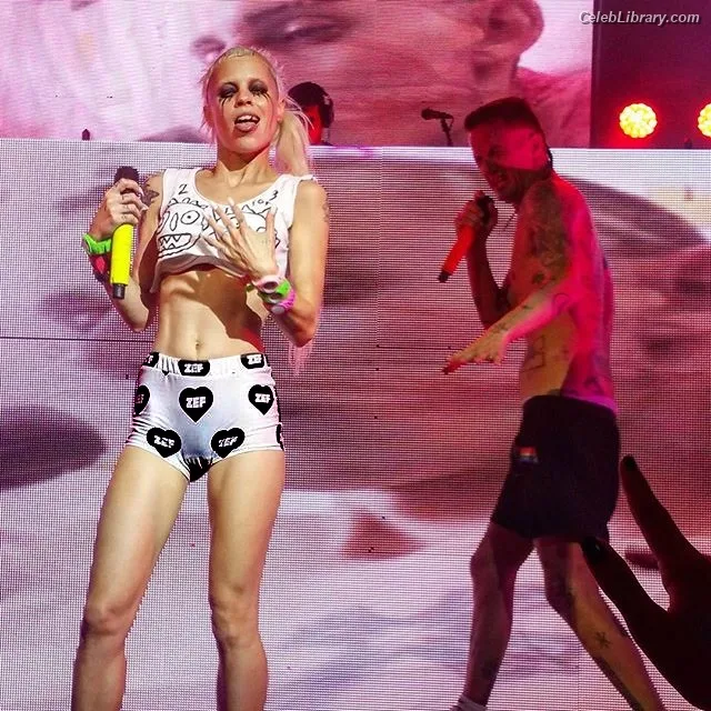 Yolandi Visser photo 15 of 252