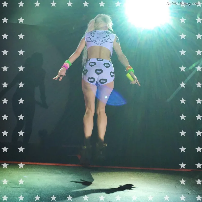 Yolandi Visser photo 23 of 252