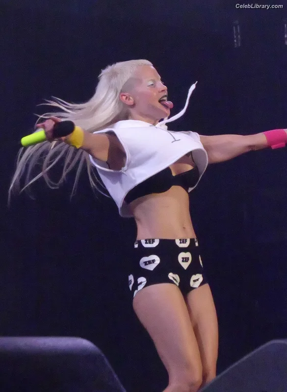 Yolandi Visser photo 21 of 252