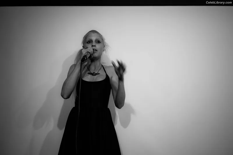 Yolandi Visser photo 4 of 252