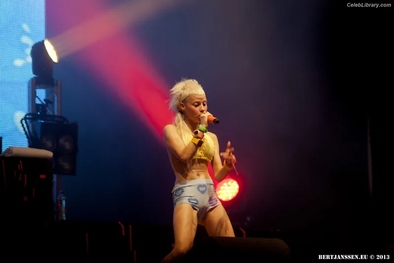 Yolandi Visser photo 7 of 252