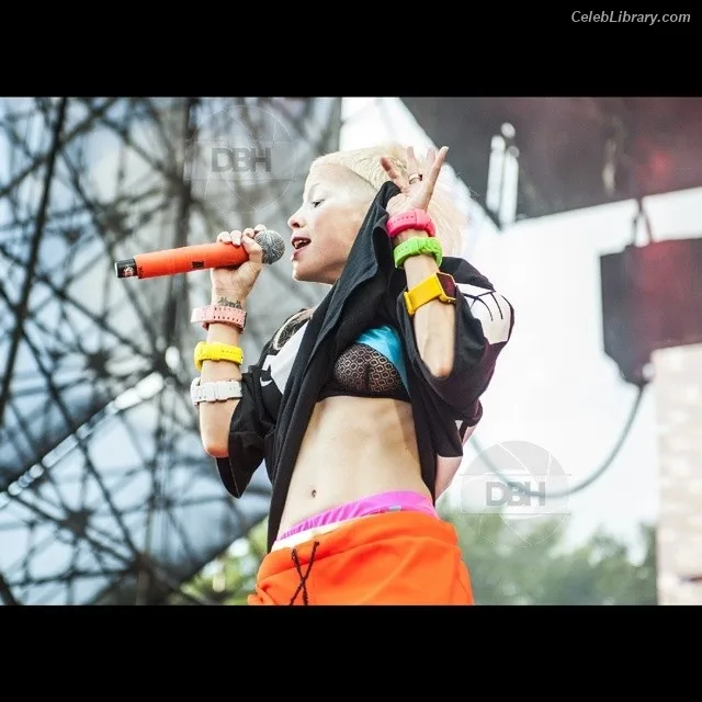 Yolandi Visser photo 9 of 252