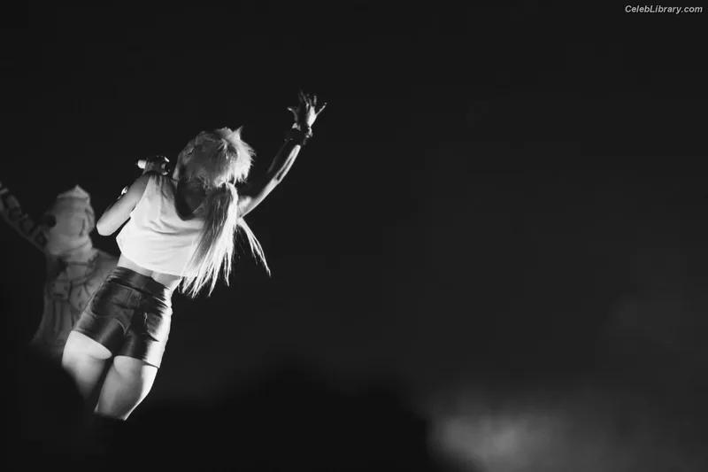 Yolandi Visser photo 22 of 252