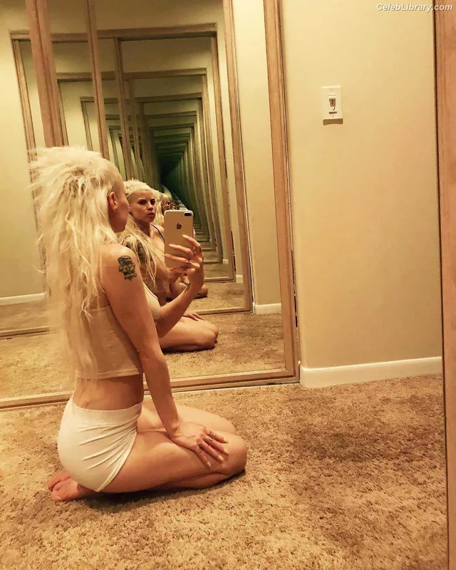 Yolandi Visser photo 5 of 252