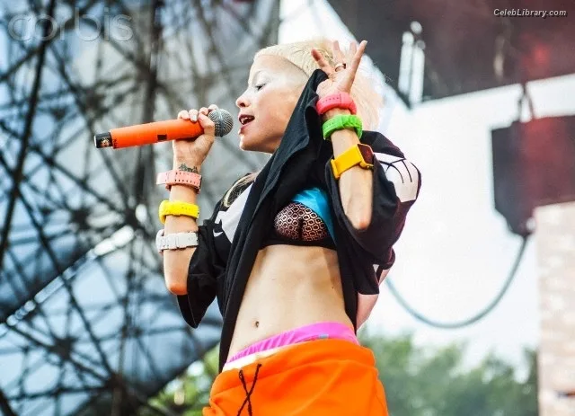Yolandi Visser photo 6 of 252