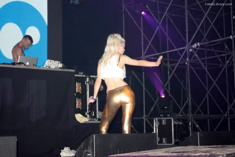 Yolandi Visser photo 8 of 252