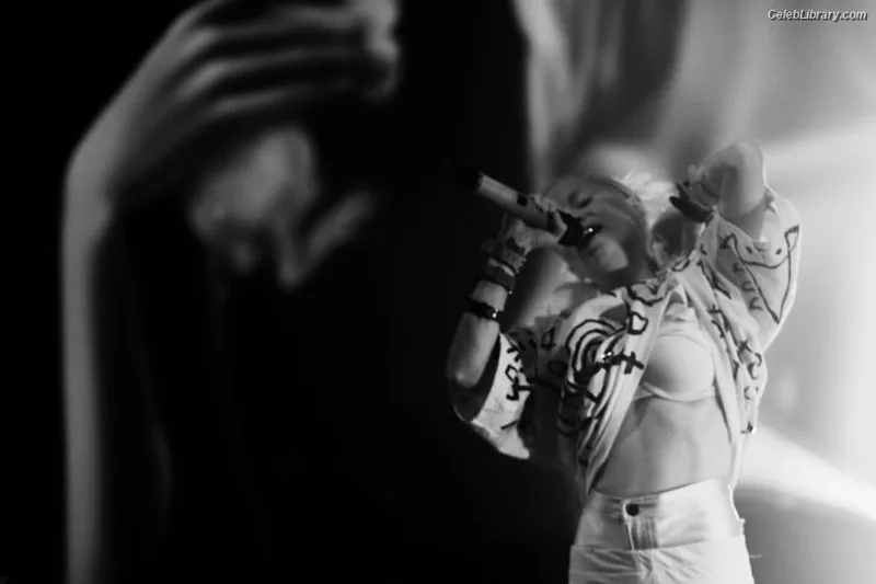 Yolandi Visser photo 24 of 252