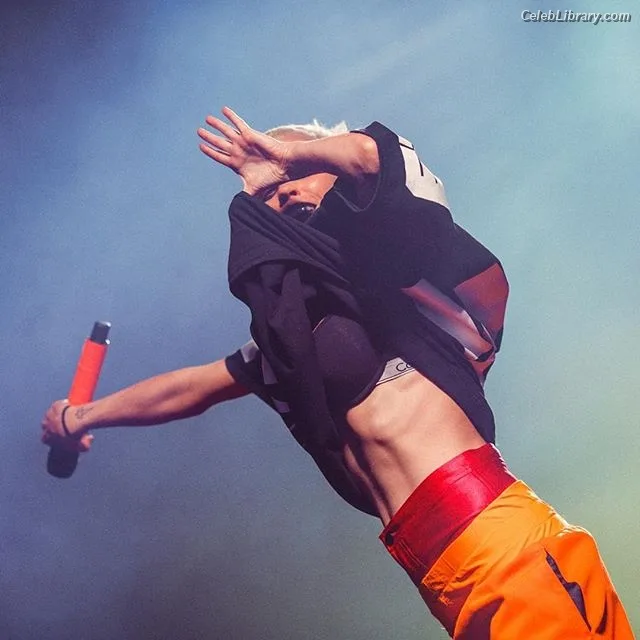 Yolandi Visser photo 10 of 252