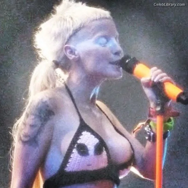 Yolandi Visser photo 17 of 252