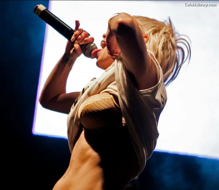 Yolandi Visser photo 7 of 252