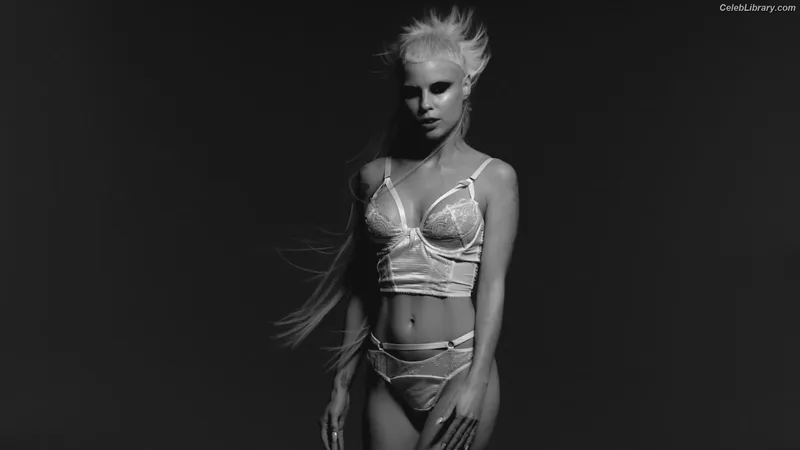 Yolandi Visser photo 2 of 252
