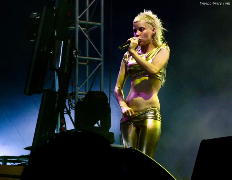 Yolandi Visser photo 7 of 252